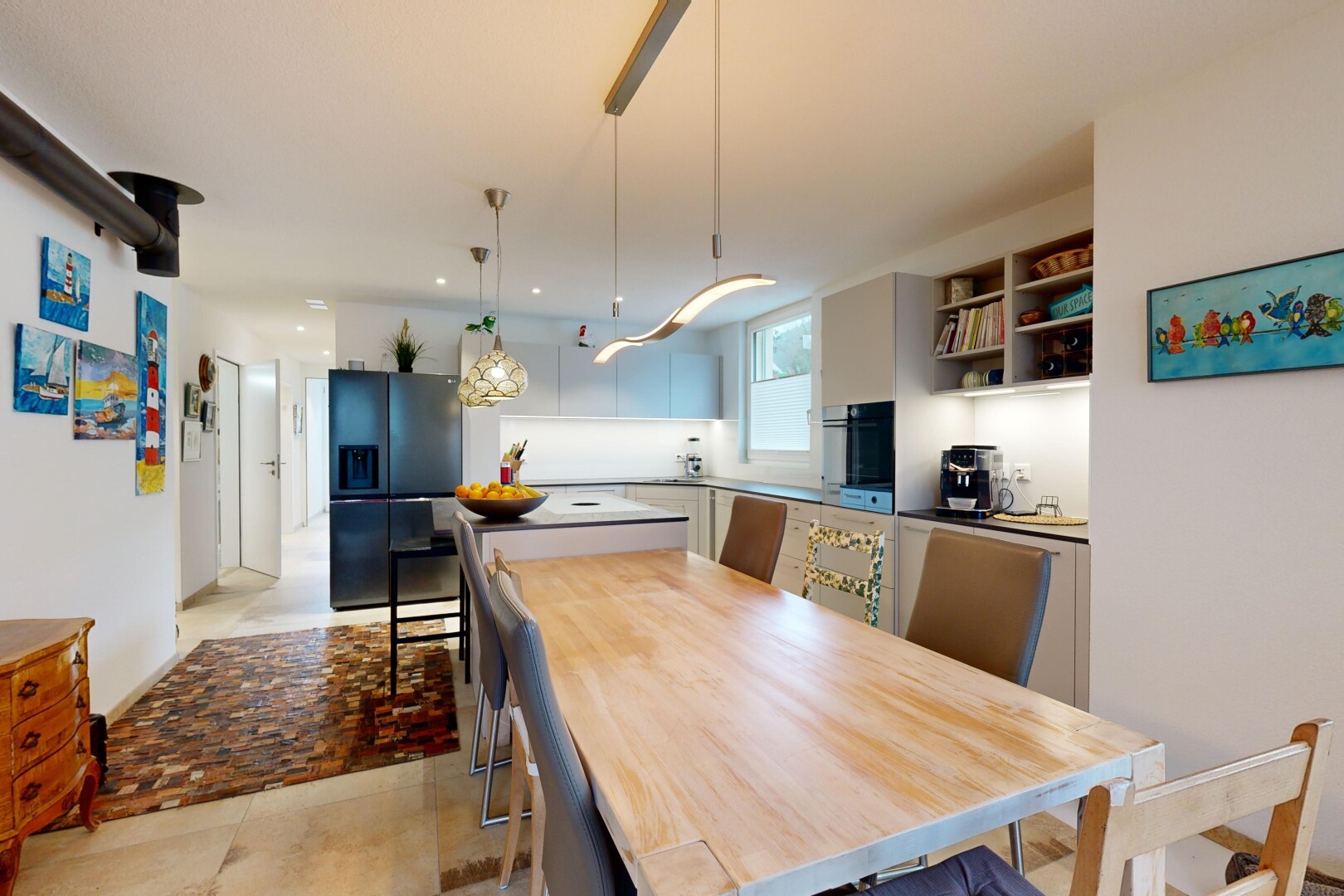 esszimmer mit natürliches licht