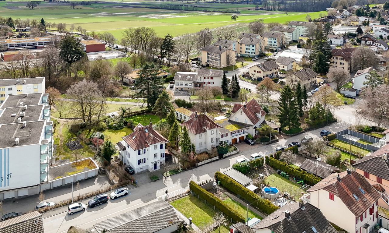 espace extérieur avec aerial view, vue résidentielle, residential view, et day time