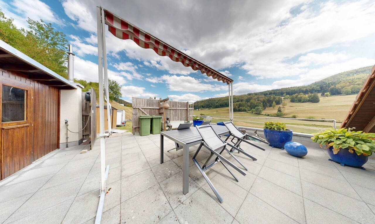 terrasse avec from property et day time