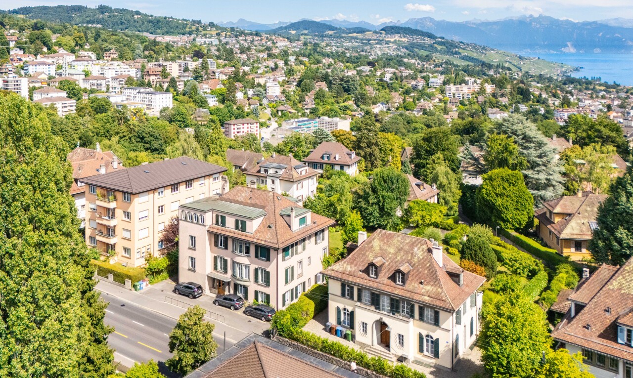 façade avec day time, vue sur la montagne, et mountain view