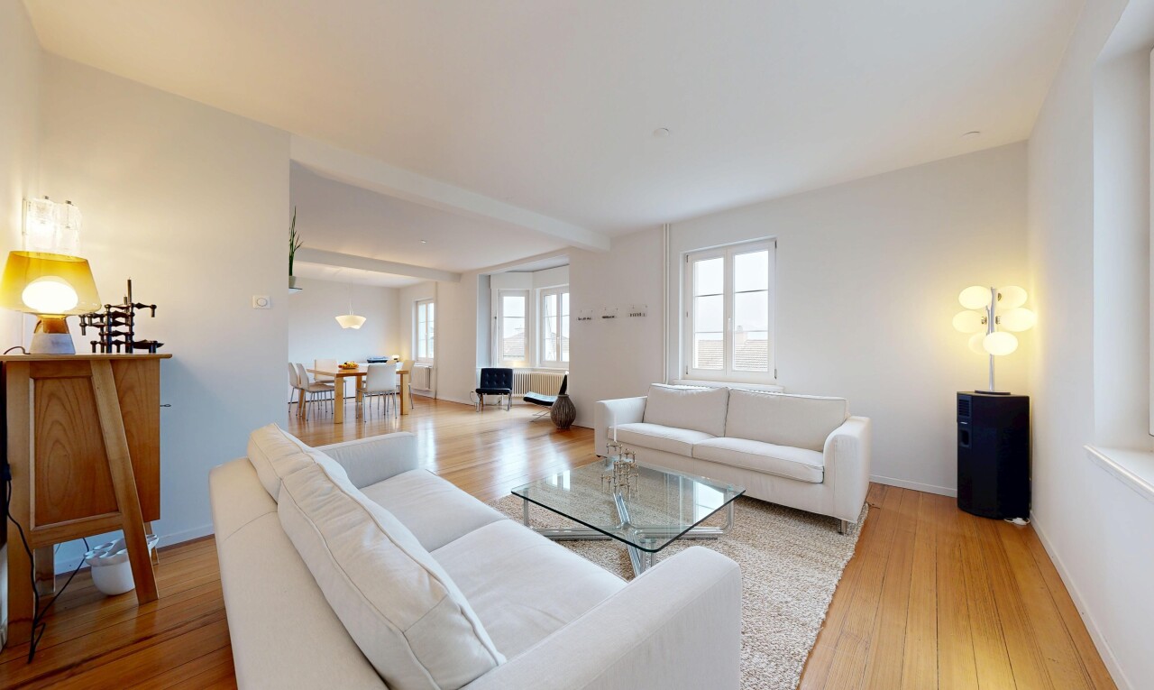 wohnzimmer mit holzfußboden, wood finish floor, virtually staged, gipskartonwand, und drywall