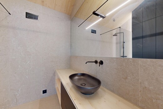 bad mit tile wall, fliesenwand, waschbecken, dusche, und schminktisch