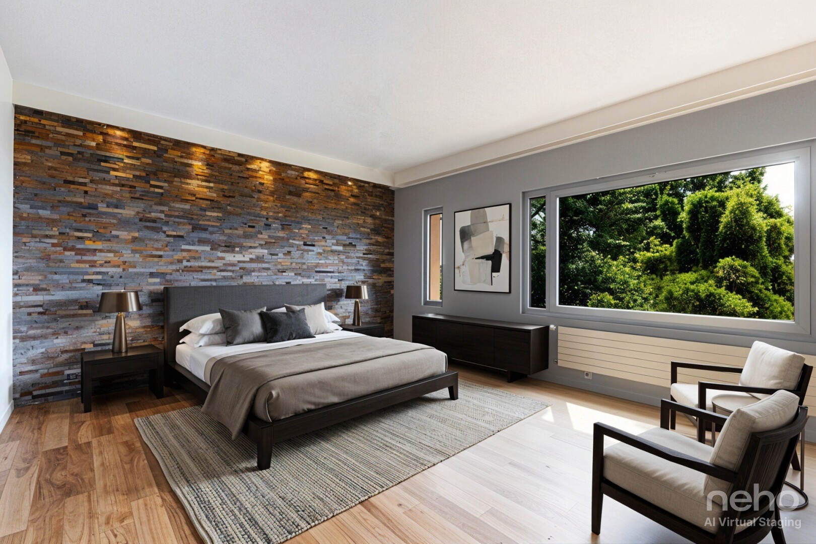 pièce vide avec mur en pierre, stone wall, inside property, lumière naturelle, et natural light
