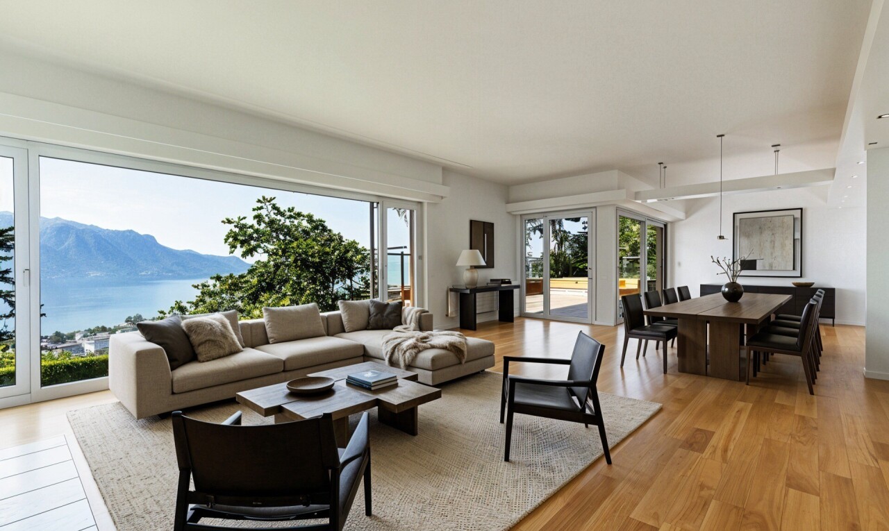 pièce vide avec sol en finition bois, wood finish floor, inside property, lumière naturelle, et natural light