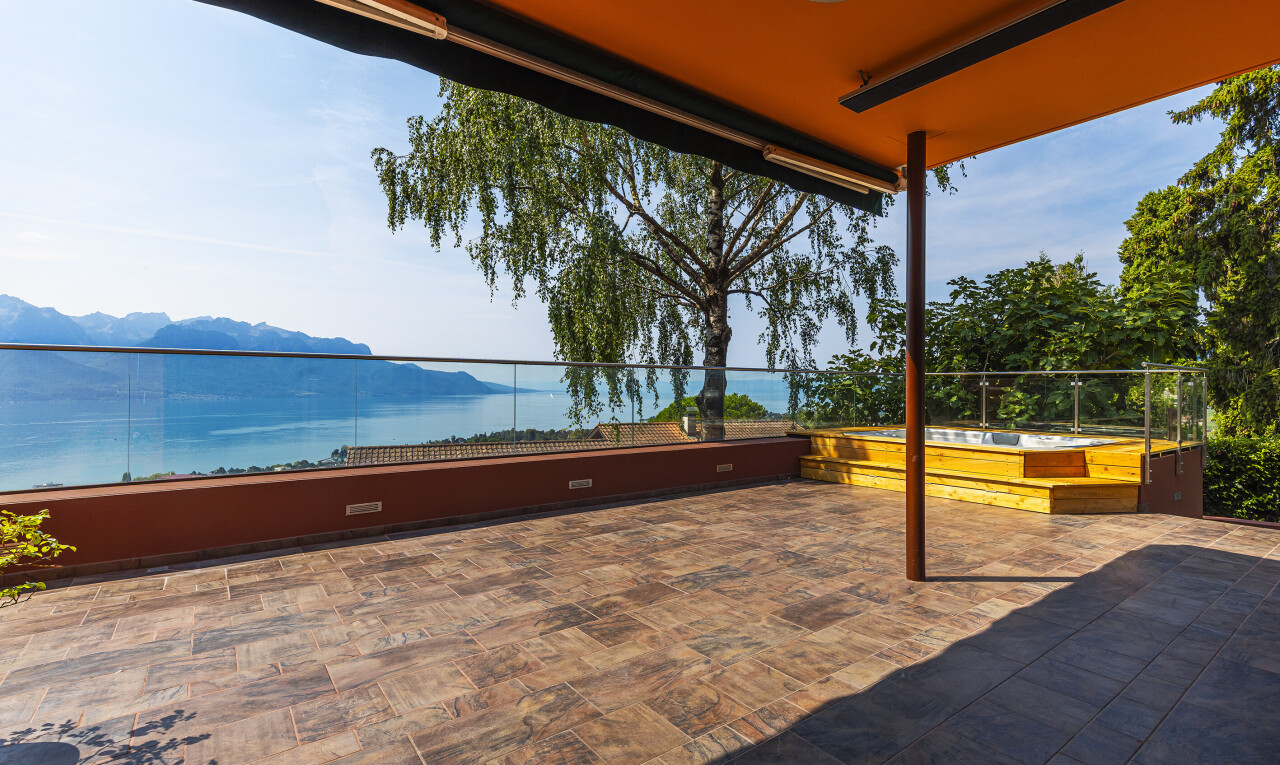 terrasse mit terrasse, day time, blick auf die berge, und mountain view