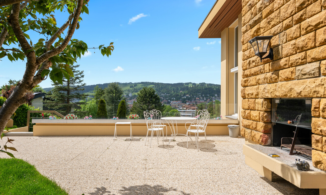 terrasse avec terrasse, day time, from property, et cheminée