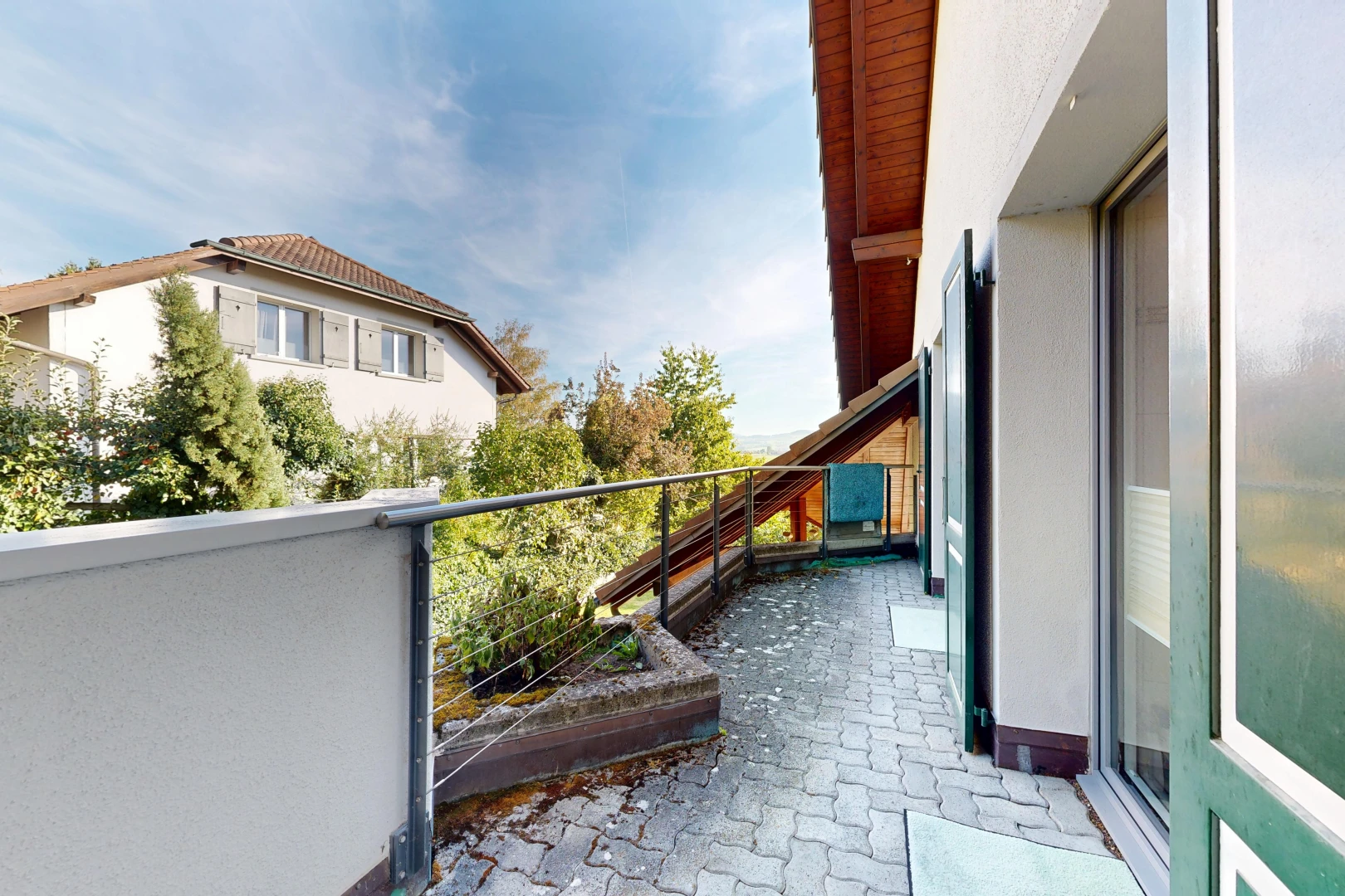 balkon mit from property, balkon, und day time