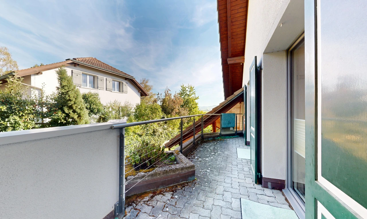 balkon mit from property, balkon, und day time