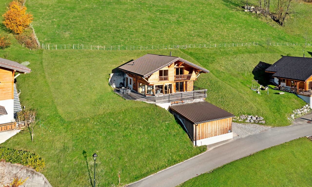 außenansicht mit rasen, property visible, außenansicht, und rural view