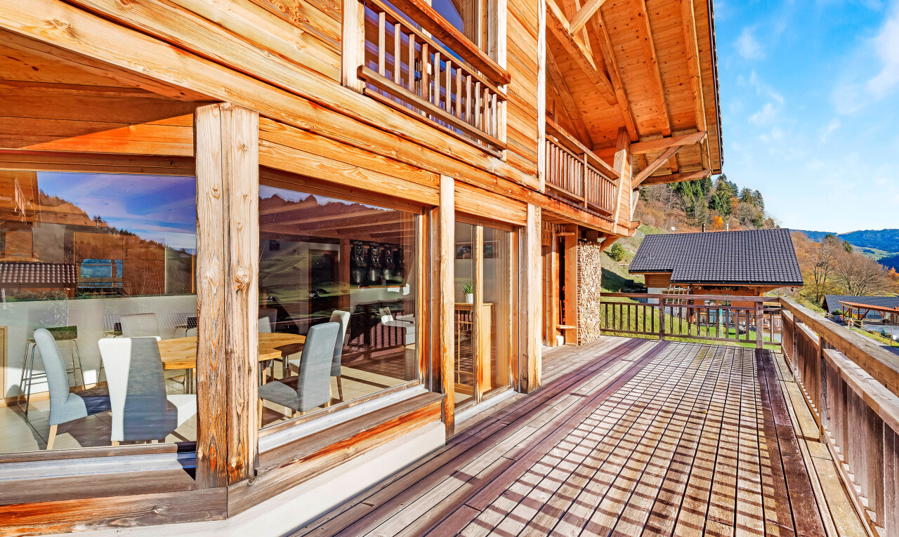 terrasse mit deck und day time