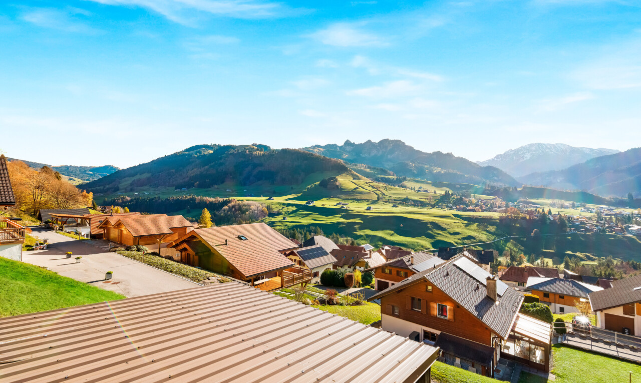 blick auf die berge mit wohngebietblick, residential view, day time, blick auf die berge, und mountain view