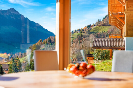 blick auf die berge mit blick auf die berge, mountain view, day time, und inside property