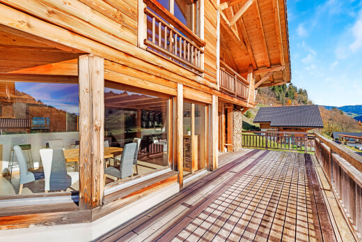 terrasse mit deck und day time