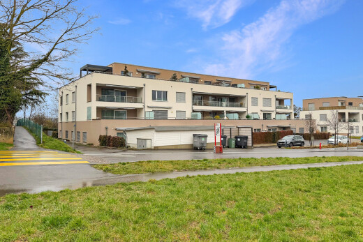 außenansicht mit apartment complex view, blick auf wohnanlage, day time, und from community