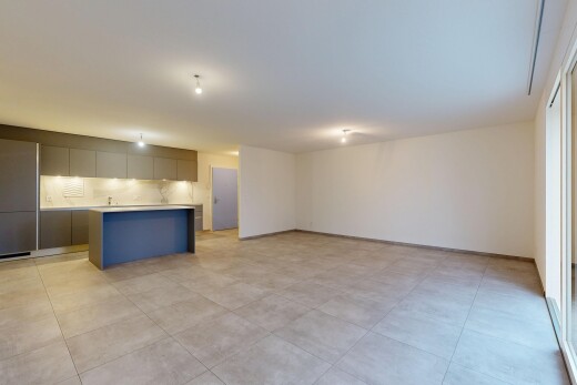 leerer raum mit gipskartonwand, drywall, inside property, light floor, und küchenrückwand beim Herd