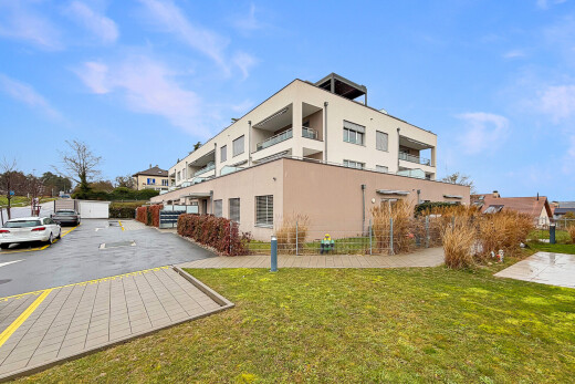 außenansicht mit stuckverkleidung, from community, day time, und rasen