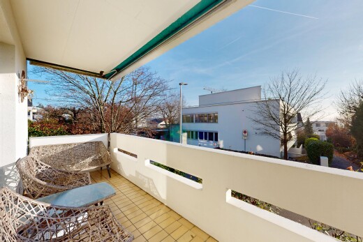 balcon avec balcon, from property, et day time