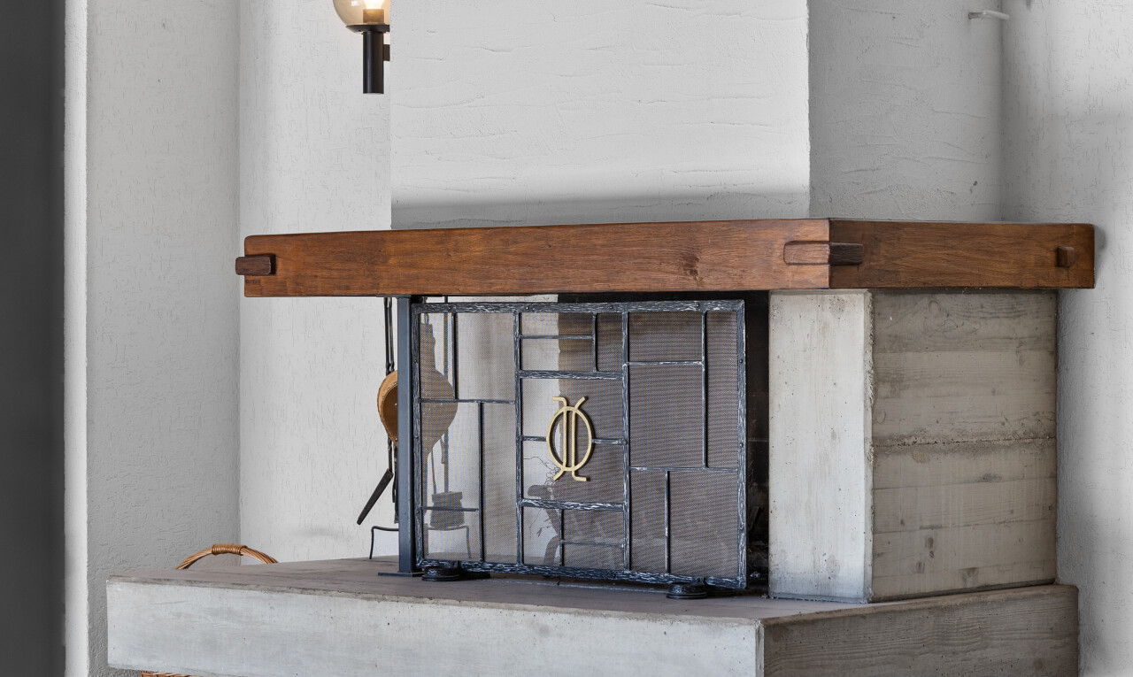 einzelheiten mit power working, wall / siding, und feature