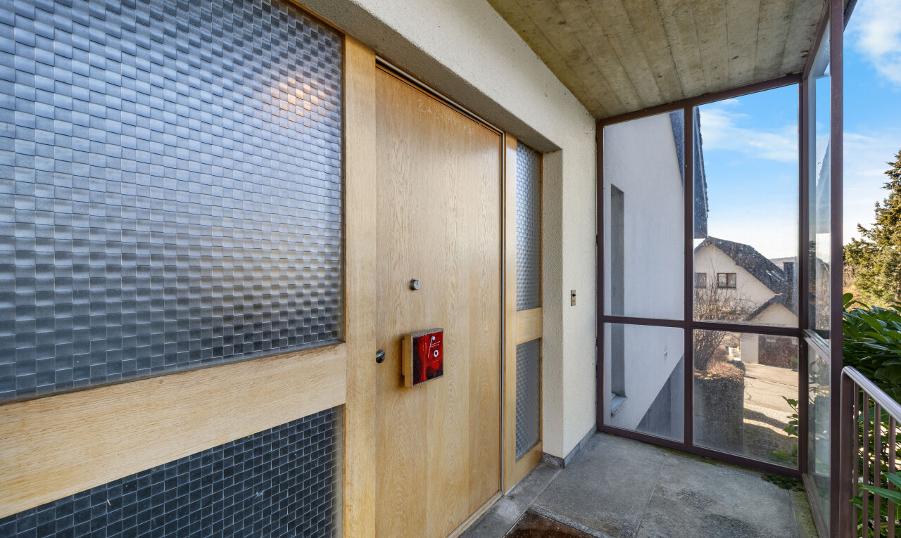 balkon mit wintergarten und day time