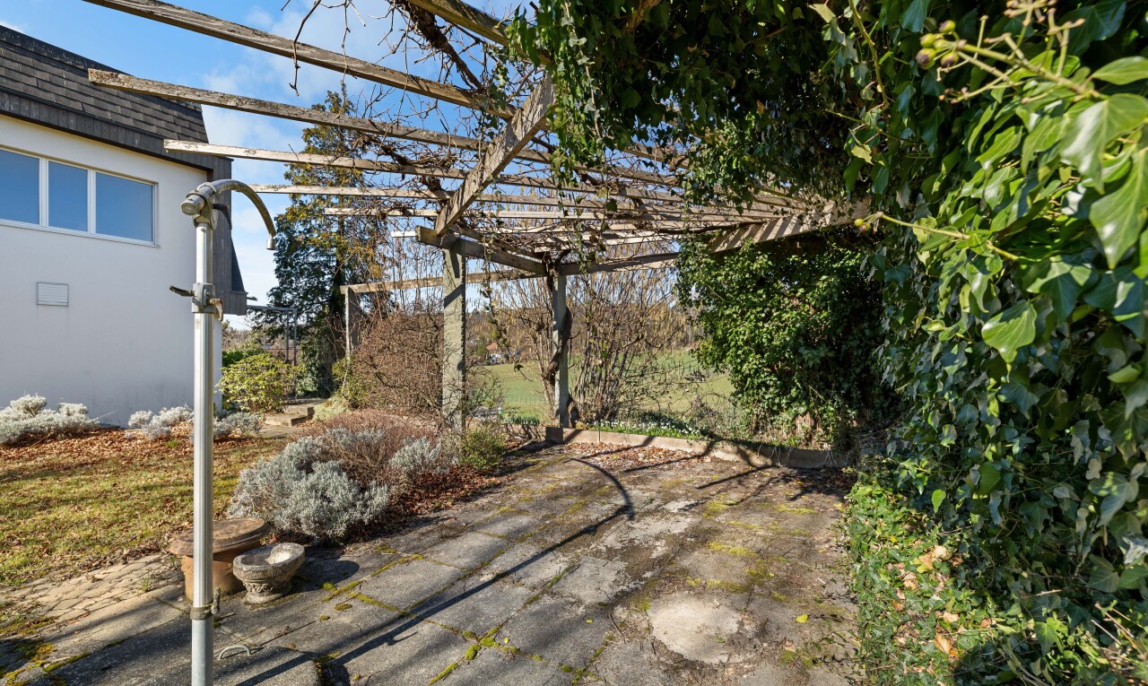 jardin avec day time et from property