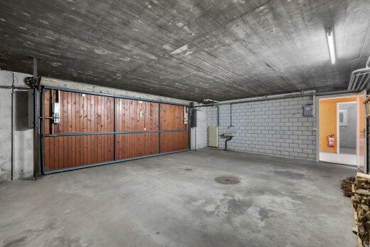 parking avec inside property