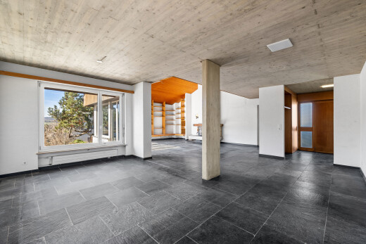 pièce vide avec lumière naturelle, natural light, inside community, cloison sèche, et drywall