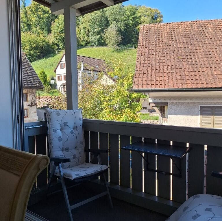 balcon avec balcon et from property