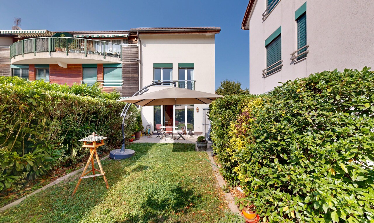 Duplex avec jardins en bordure de champs
