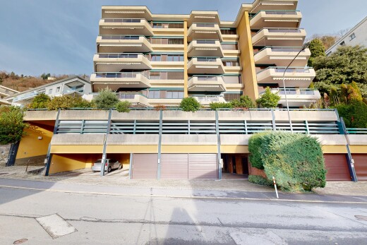 view of apartment building / complex