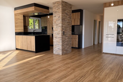 cuisine avec drywall, cloison sèche, armoires à panneau plat, flat panel cabinets, et inside property