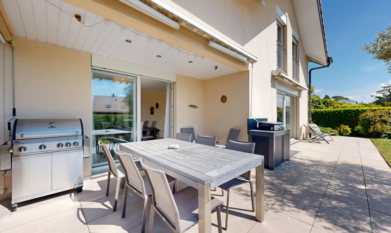 terrasse mit grill, essbereich im freien, day time, terrasse, und from property