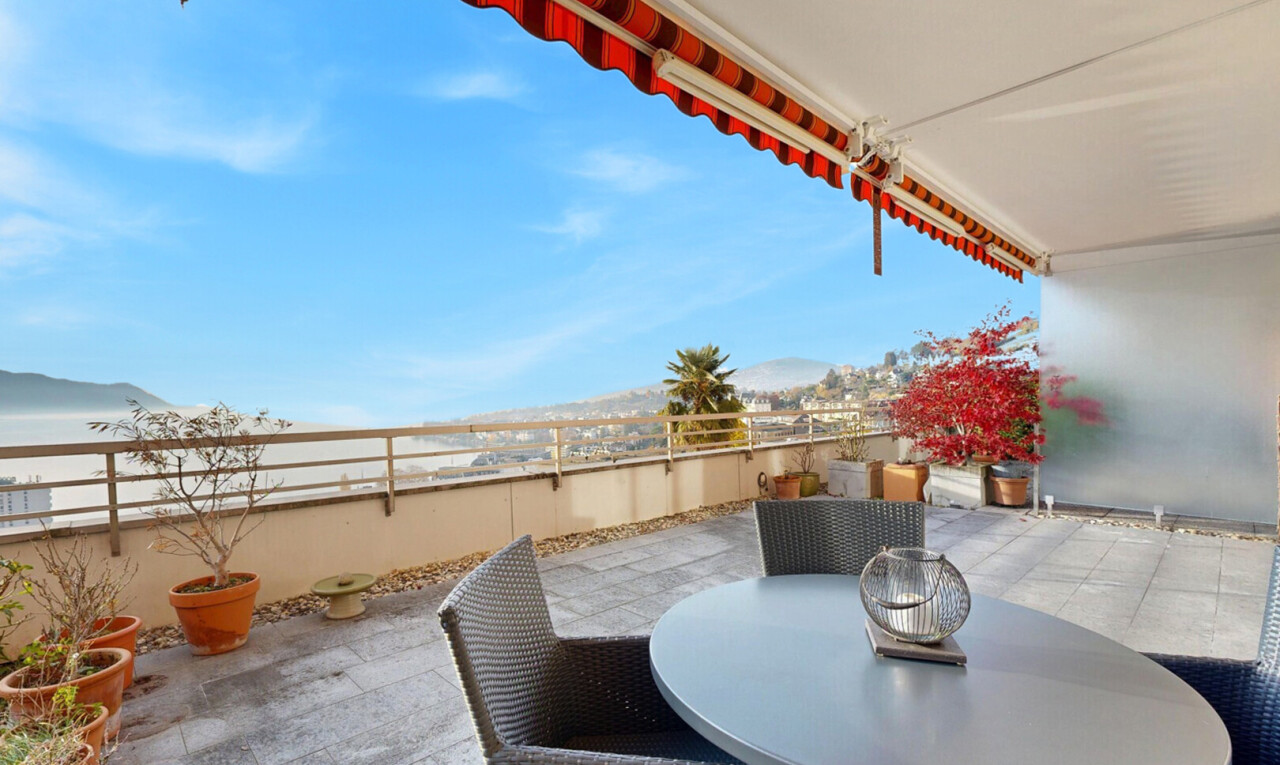 terrasse avec from property, day time, coin repas extérieur, terrasse, et auvent