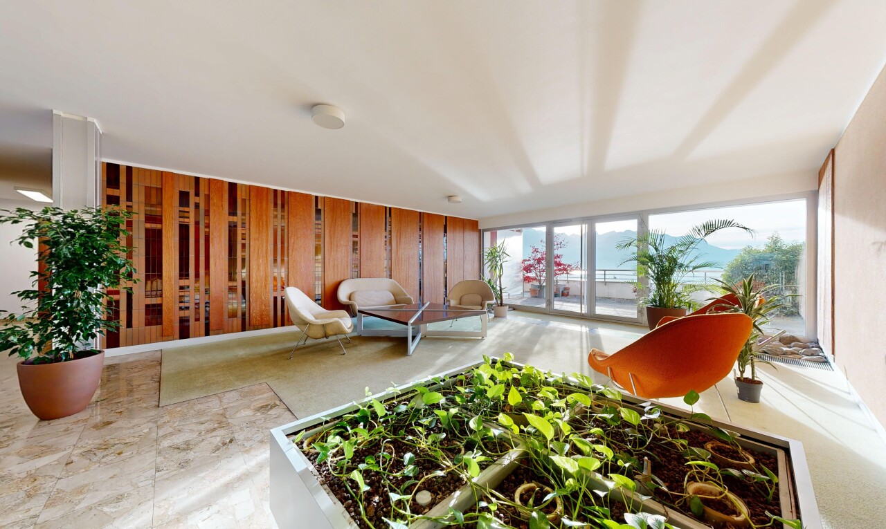 réception / lobby avec natural light et inside community