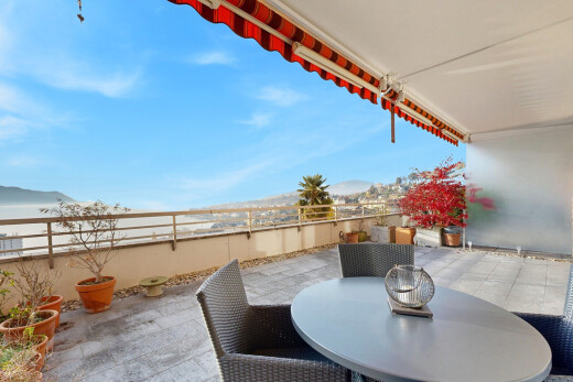 terrasse avec from property, day time, coin repas extérieur, terrasse, et auvent