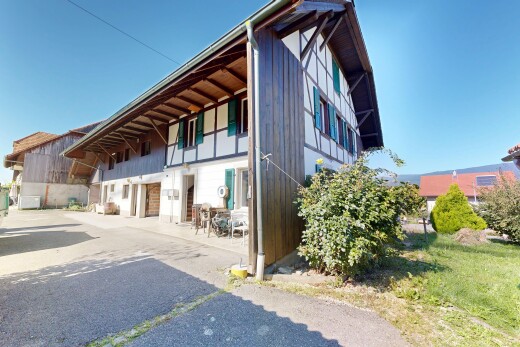 außenansicht mit vertikale verkleidung, day time, property visible, und betonfundament