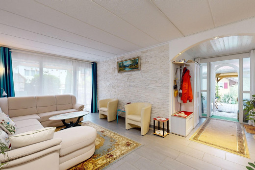 wohnzimmer mit natürliches licht