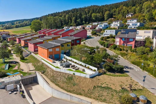 façade avec residential view, vue résidentielle, day time, forest view, et vue sur la forêt