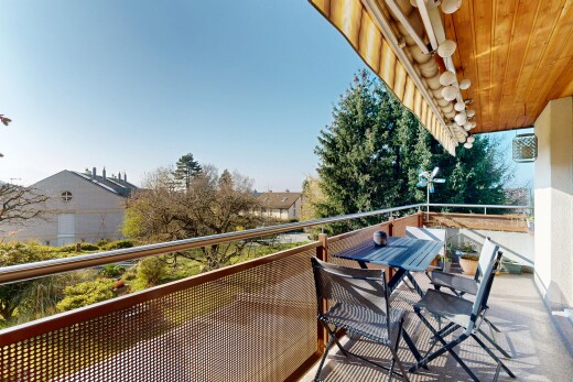 balcon avec balcon, from property, et day time