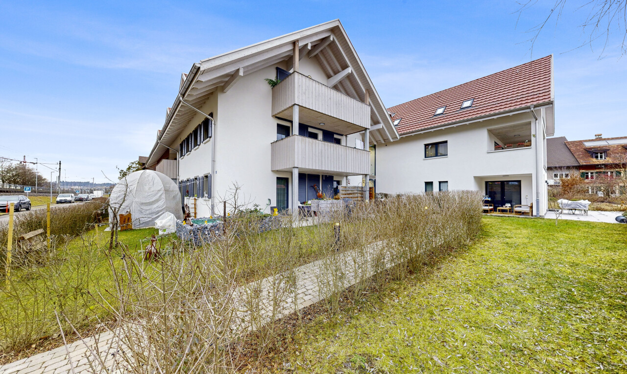 façade avec bardage en stuc, day time, from community, balcon, et apartment complex view
