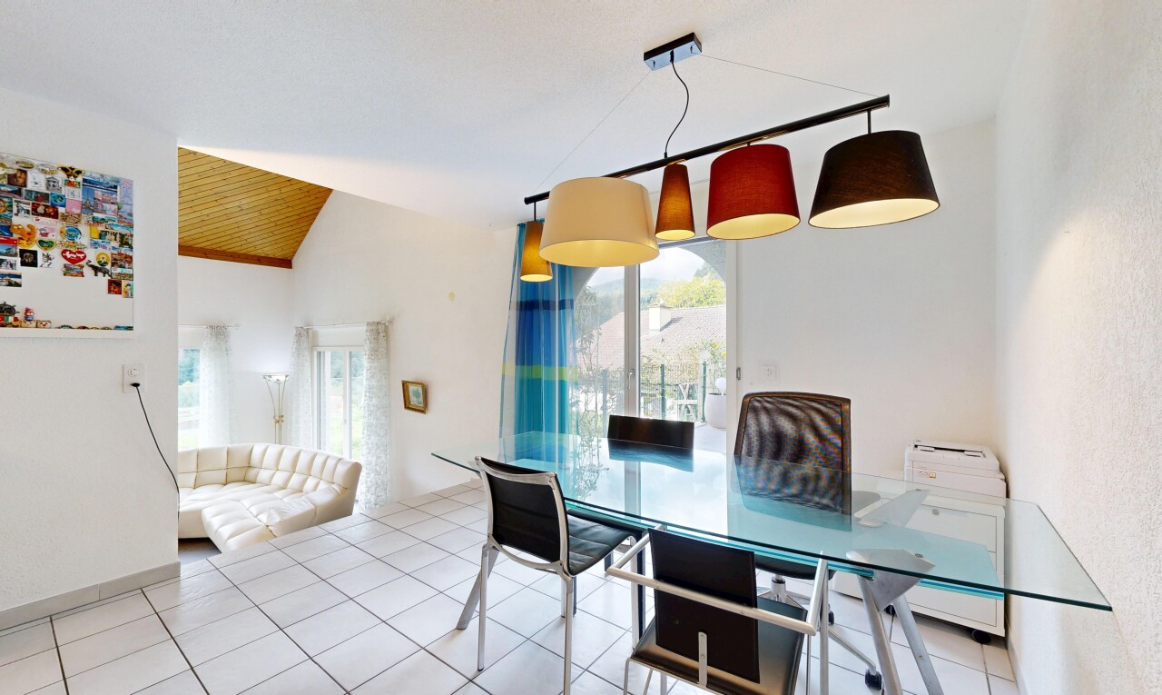 salon / salle à manger avec lumière naturelle, natural light, inside property, cloison sèche, et drywall