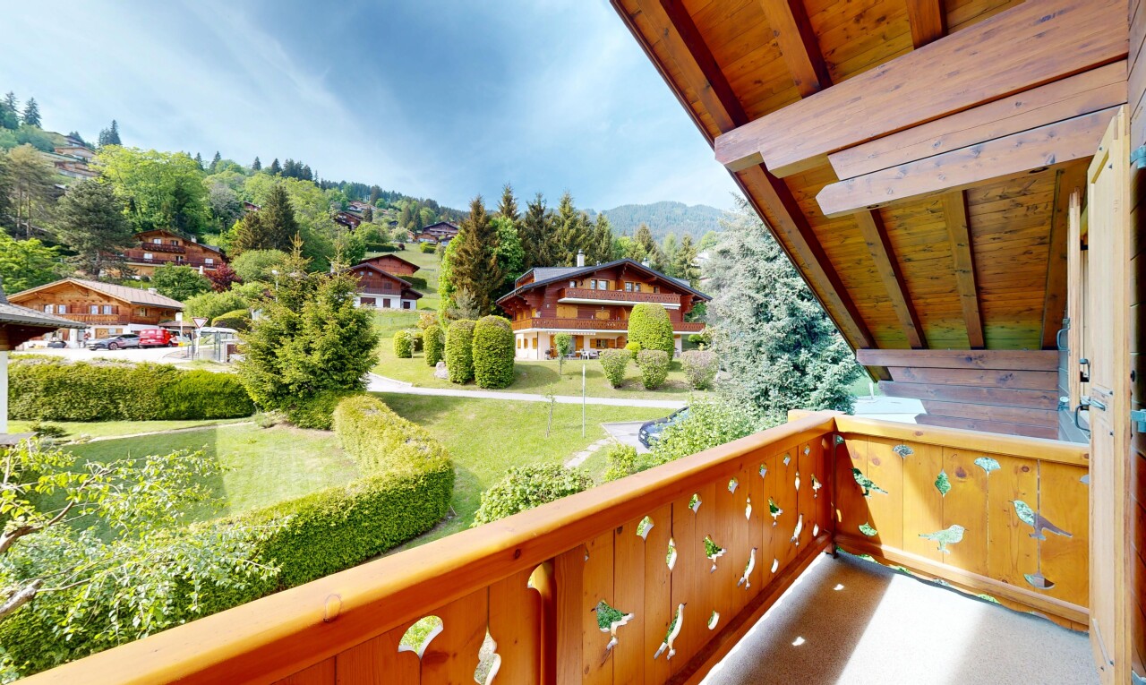 balcon avec from property, balcon, et day time
