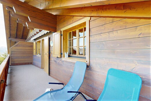 terrasse avec balcon
