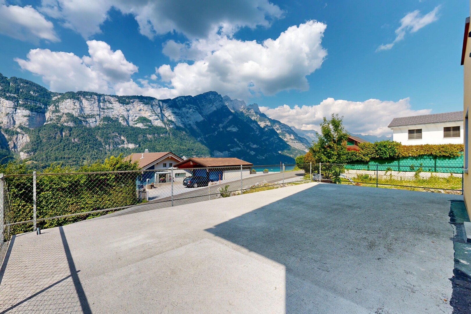 blick auf die berge mit mountain view, blick auf die berge, from property, und day time