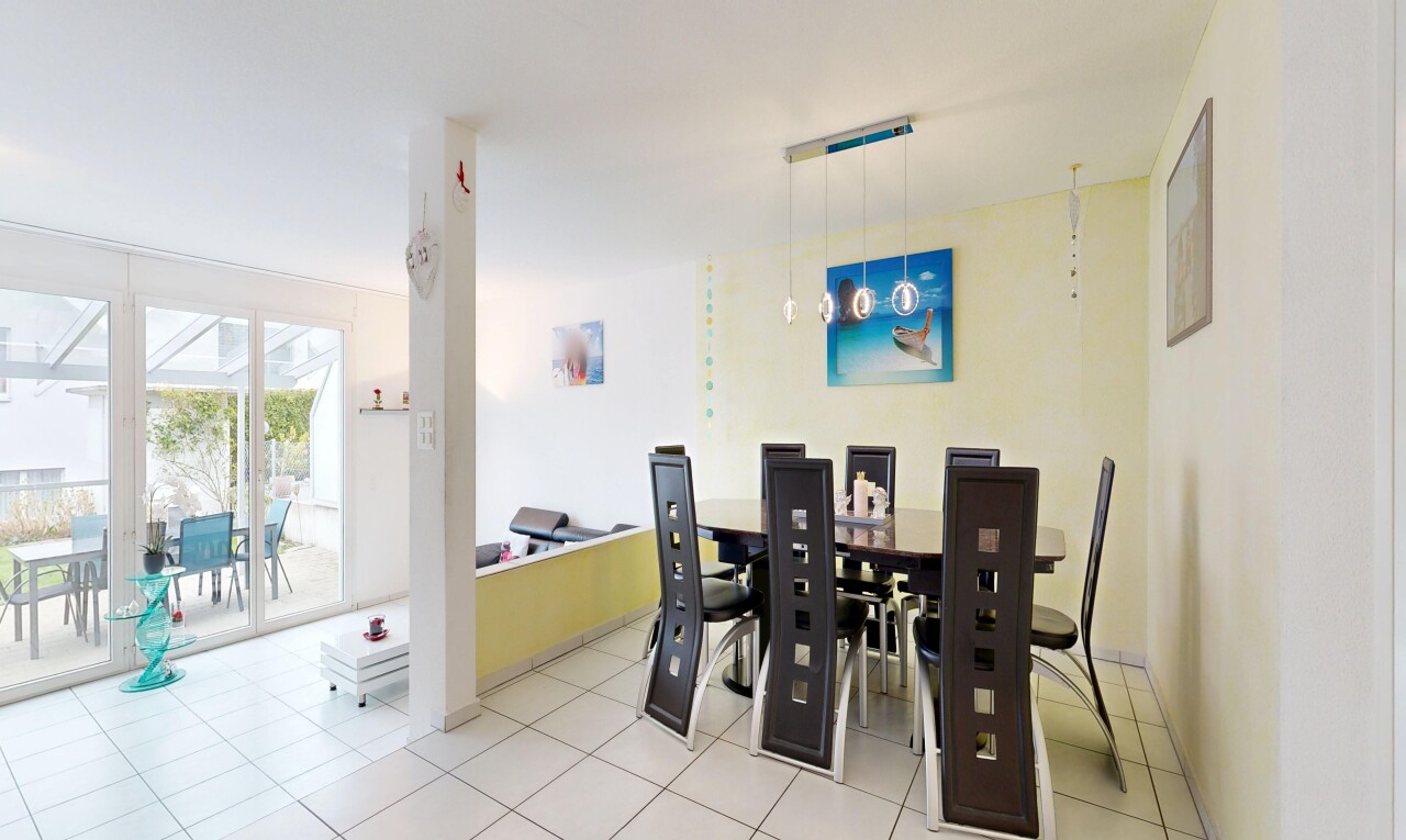 esszimmer mit gipskartonwand, drywall, natürliches licht, natural light, und inside community