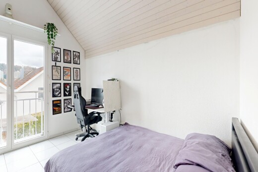 zimmer / schlafzimmer mit inside property, bürobereich, natürliches licht, natural light, und außenzugang