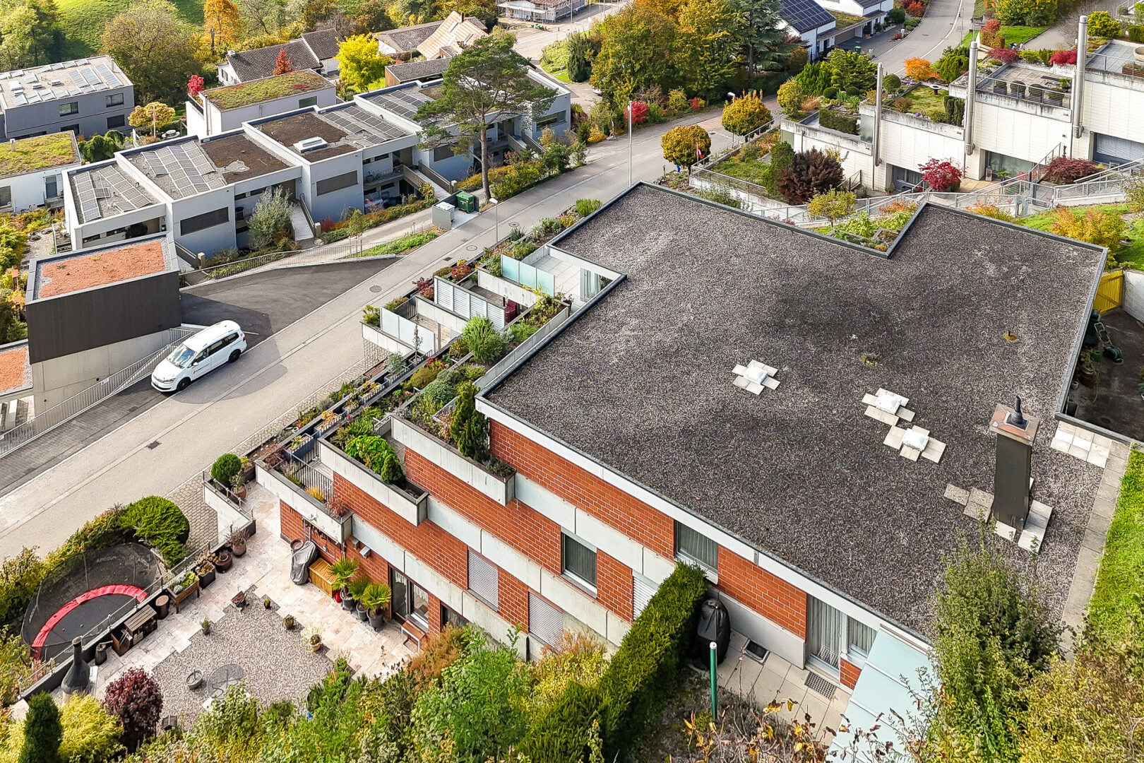 façade avec bardage en brique, vue résidentielle, residential view, et aerial view