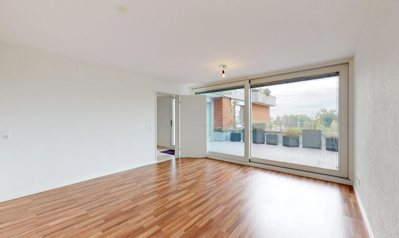 leerer raum mit inside property, holzfußboden, wood finish floor, gipskartonwand, und drywall