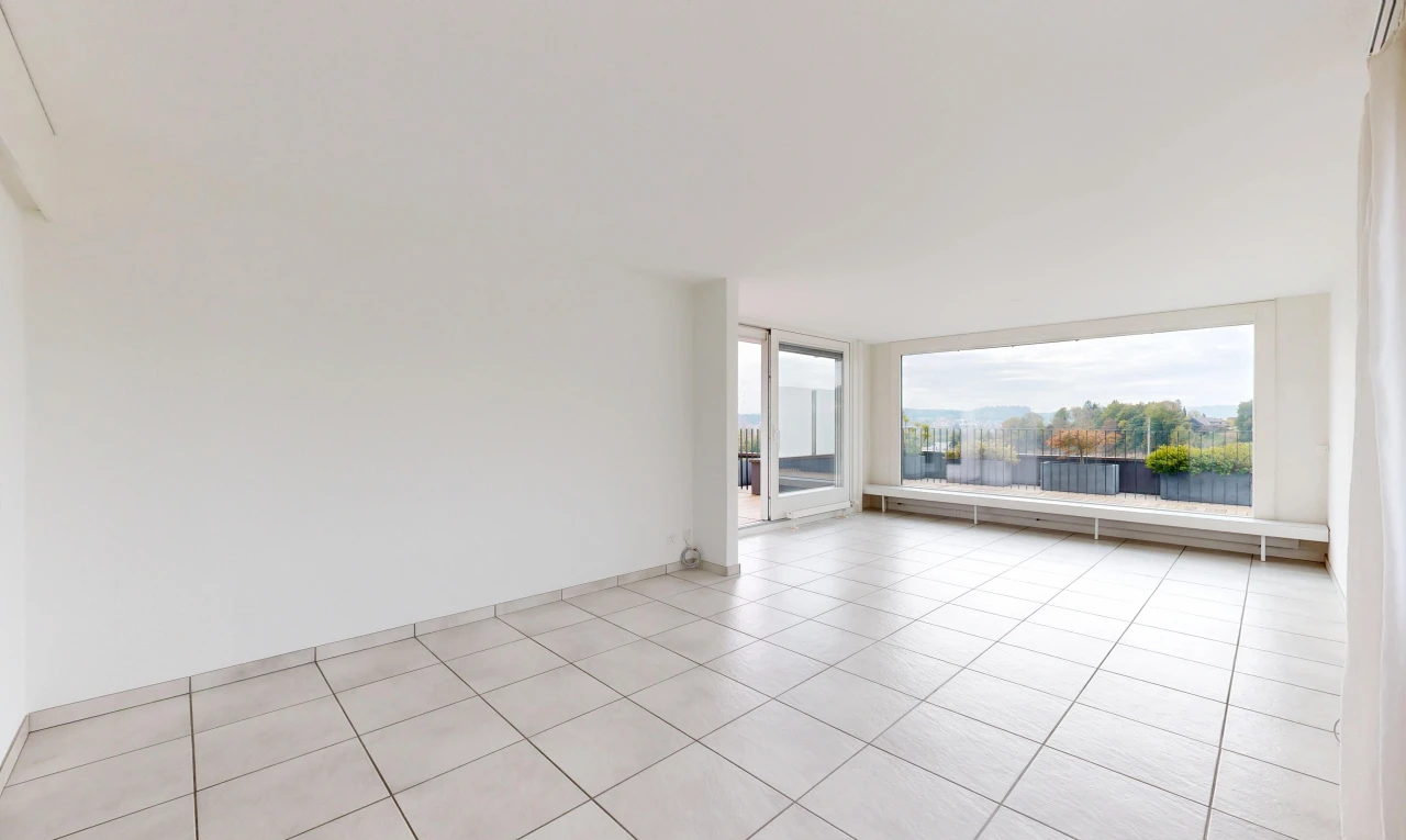 leerer raum mit light floor, gipskartonwand, drywall, außenzugang, und inside property