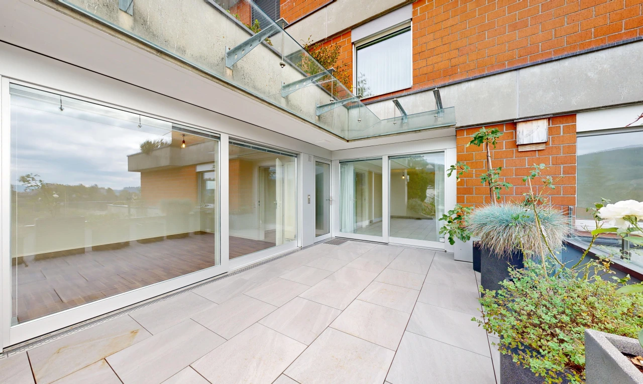 terrasse mit property visible und terrasse