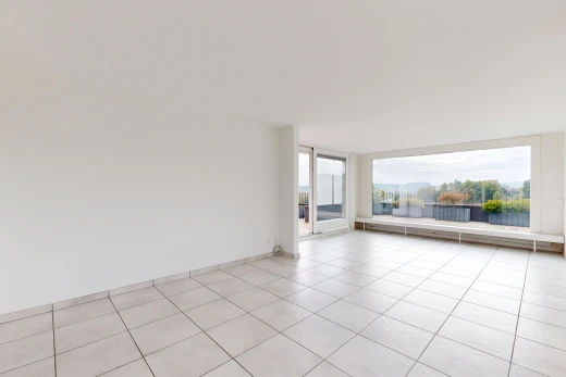 leerer raum mit light floor, gipskartonwand, drywall, außenzugang, und inside property